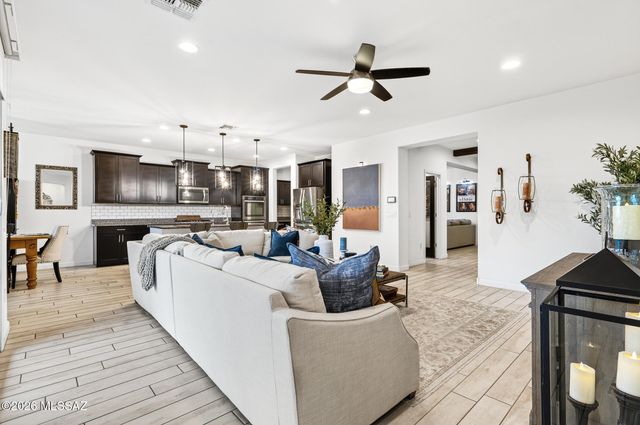 12394 N Sandby Green Drive, Marana, AZ 85653