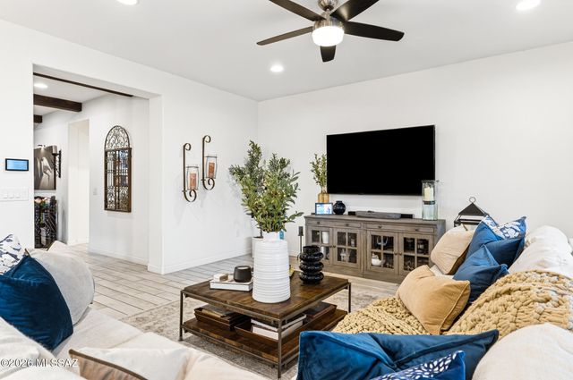 12394 N Sandby Green Drive, Marana, AZ 85653