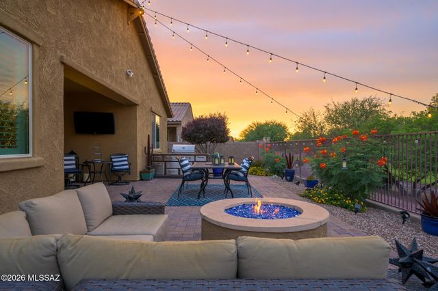 12394 N Sandby Green Drive, Marana, AZ 85653