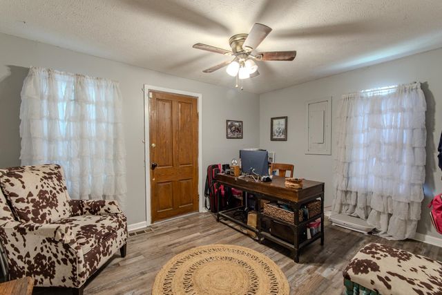 320 RABBIT RANCH RD, Henderson, TN 38340