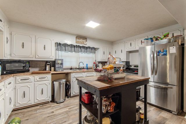 320 RABBIT RANCH RD, Henderson, TN 38340