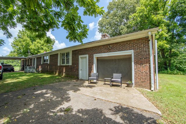 320 RABBIT RANCH RD, Henderson, TN 38340