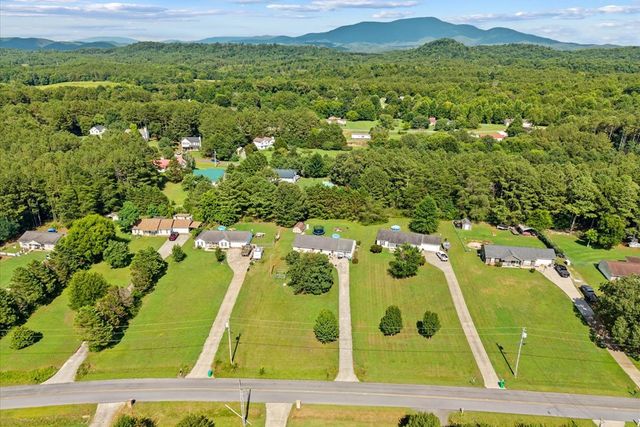123 Julie Lane, Chatsworth, GA 30705