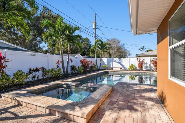 13948 BREWSTER DRIVE, Largo, FL 33774