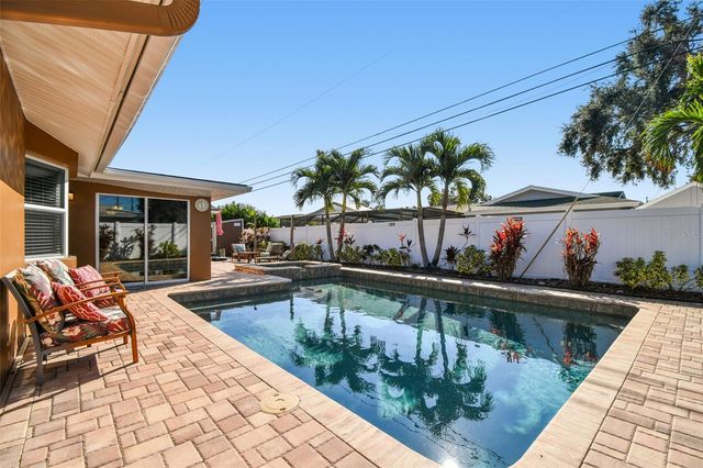 13948 BREWSTER DRIVE, Largo, FL 33774