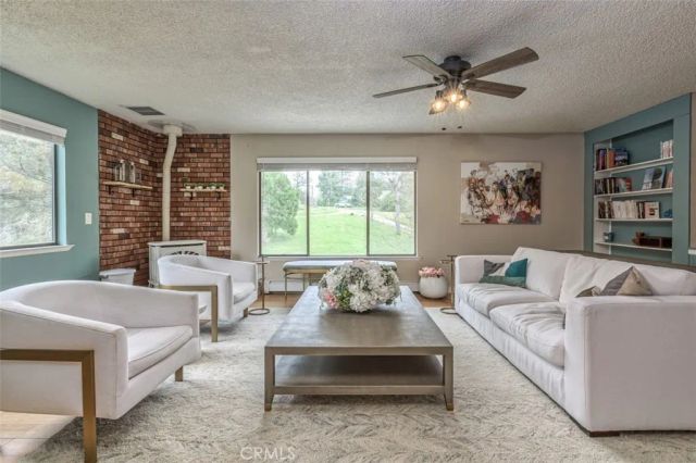 45221 Big Oak Lane, Oakhurst, CA 93644