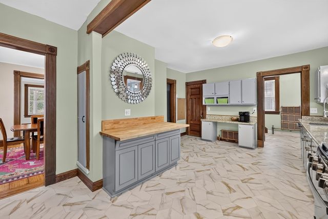 36 Spruceland Ave, Springfield, MA 01108