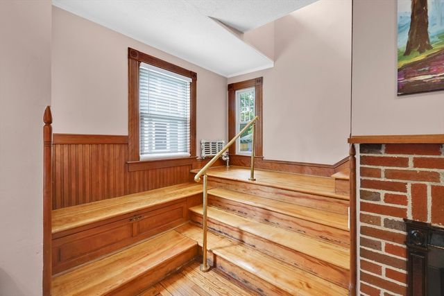 36 Spruceland Ave, Springfield, MA 01108