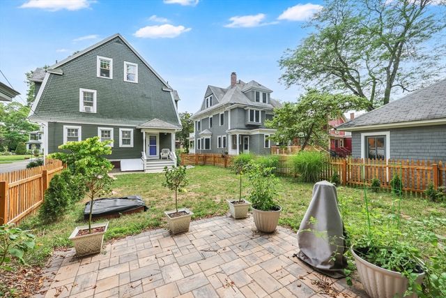 36 Spruceland Ave, Springfield, MA 01108