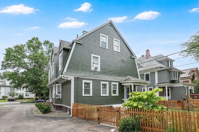 36 Spruceland Ave, Springfield, MA 01108