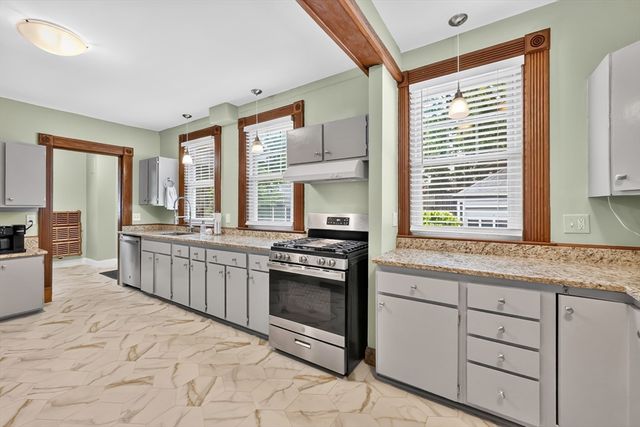 36 Spruceland Ave, Springfield, MA 01108