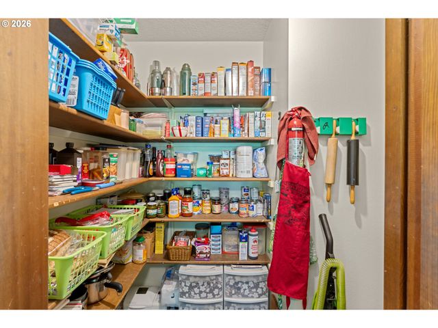 75375 FERN HILL Loop, Rainier, OR 97048
