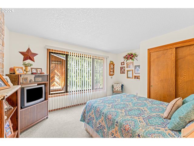 75375 FERN HILL Loop, Rainier, OR 97048