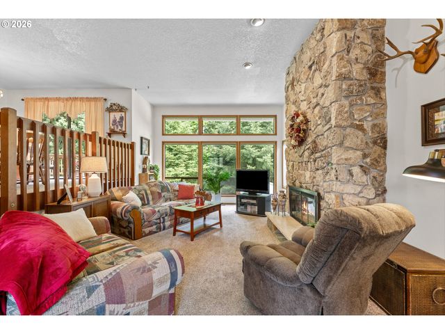 75375 FERN HILL Loop, Rainier, OR 97048