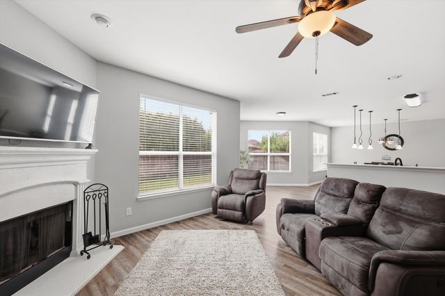 10832 Thorngrove Court, Fort Worth, TX 76052