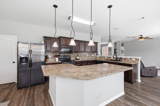 10832 Thorngrove Court, Fort Worth, TX 76052