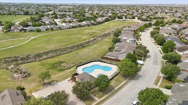 10832 Thorngrove Court, Fort Worth, TX 76052