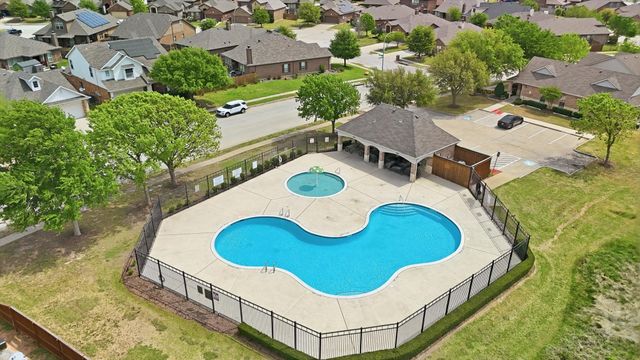 10832 Thorngrove Court, Fort Worth, TX 76052