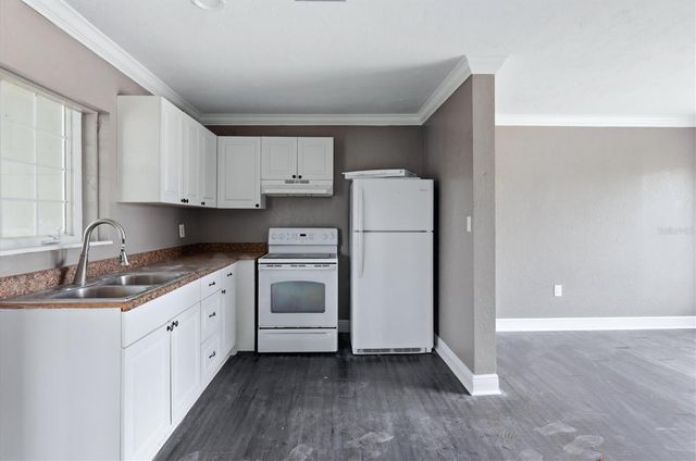 300 SAN LORENZO AVENUE, North Port, FL 34287