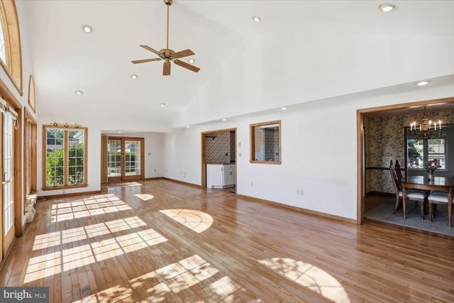 387 YORKTOWN RD, Hershey, PA 17033