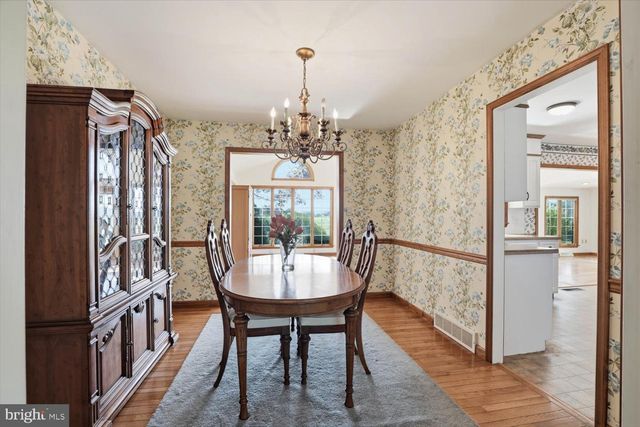 387 YORKTOWN RD, Hershey, PA 17033