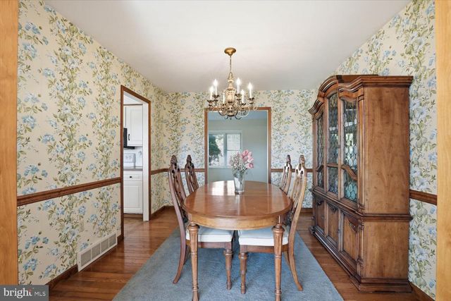387 YORKTOWN RD, Hershey, PA 17033