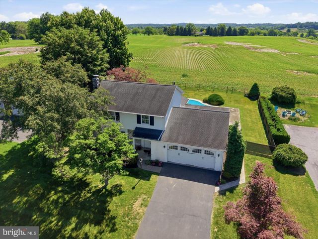 387 YORKTOWN RD, Hershey, PA 17033