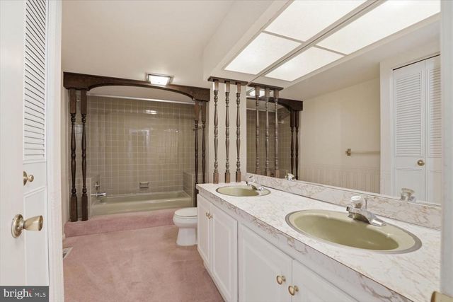387 YORKTOWN RD, Hershey, PA 17033