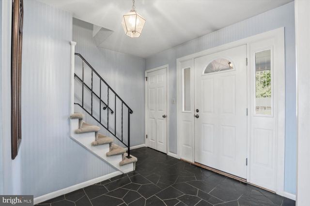 387 YORKTOWN RD, Hershey, PA 17033
