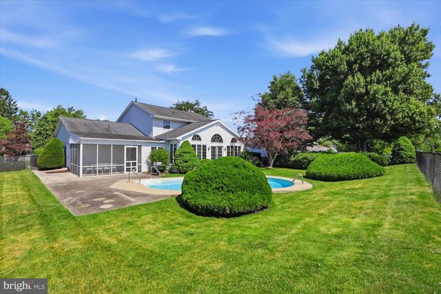 387 YORKTOWN RD, Hershey, PA 17033