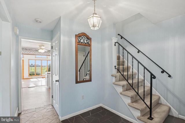 387 YORKTOWN RD, Hershey, PA 17033