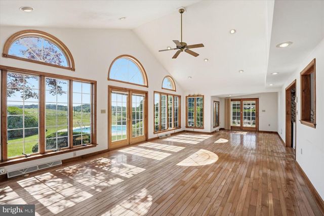 387 YORKTOWN RD, Hershey, PA 17033