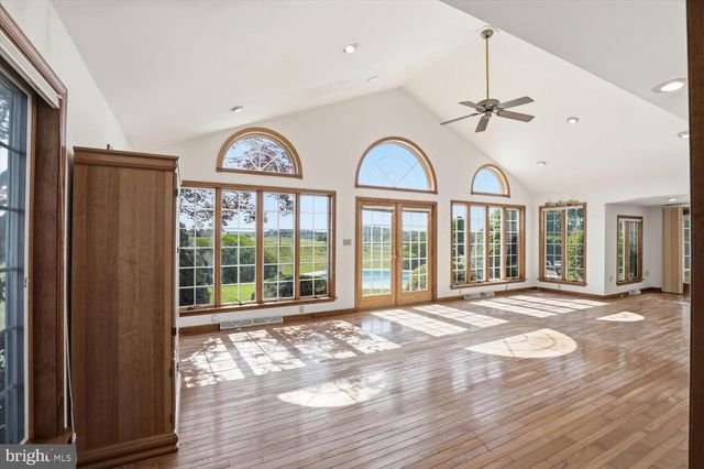 387 YORKTOWN RD, Hershey, PA 17033