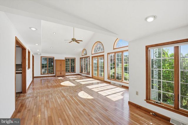 387 YORKTOWN RD, Hershey, PA 17033