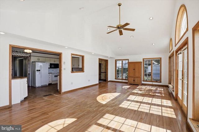387 YORKTOWN RD, Hershey, PA 17033