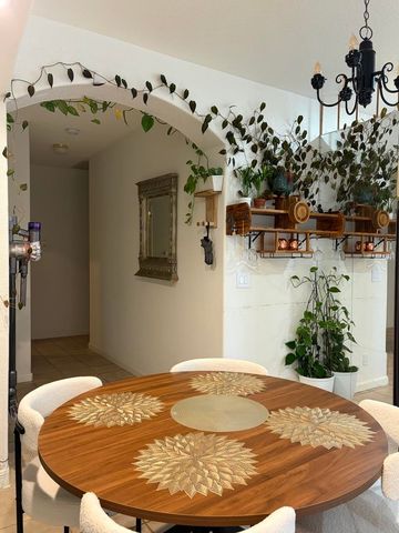 2054 Ajay DR, Roseville, CA 95678