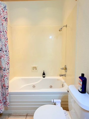 2054 Ajay DR, Roseville, CA 95678