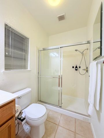 2054 Ajay DR, Roseville, CA 95678