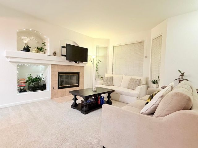 2054 Ajay DR, Roseville, CA 95678