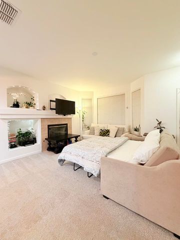 2054 Ajay DR, Roseville, CA 95678