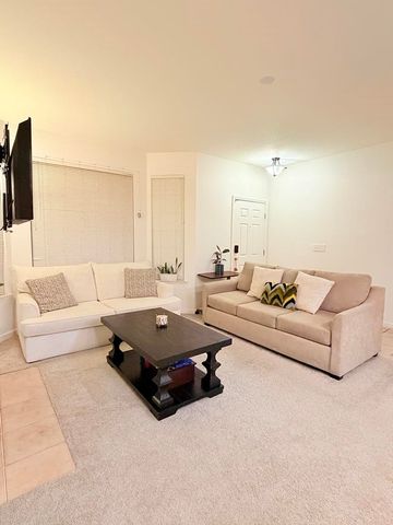 2054 Ajay DR, Roseville, CA 95678