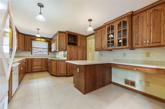 524 Rainier Dr, Plum Boro, PA 15239