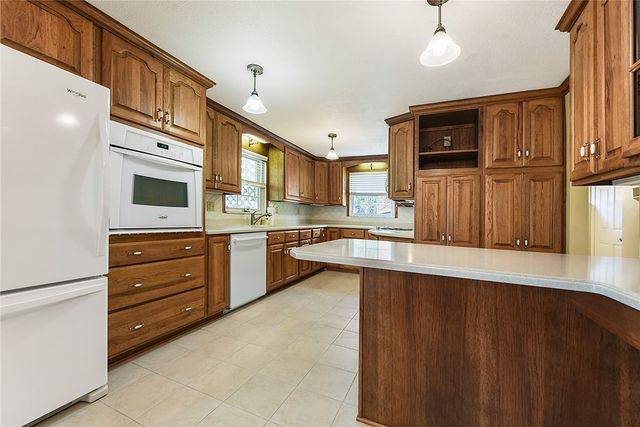 524 Rainier Dr, Plum Boro, PA 15239