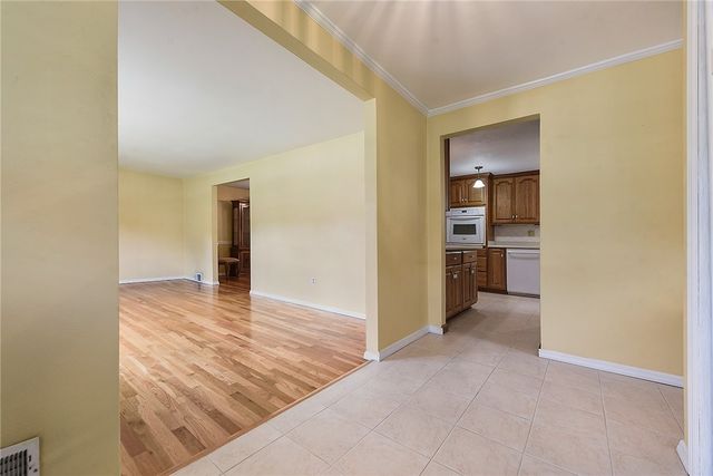 524 Rainier Dr, Plum Boro, PA 15239