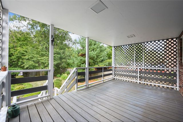 524 Rainier Dr, Plum Boro, PA 15239