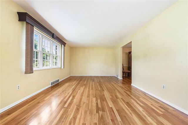 524 Rainier Dr, Plum Boro, PA 15239