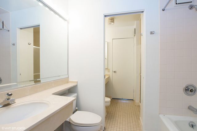 3700 N Lake Shore Drive 708, Chicago, IL 60613