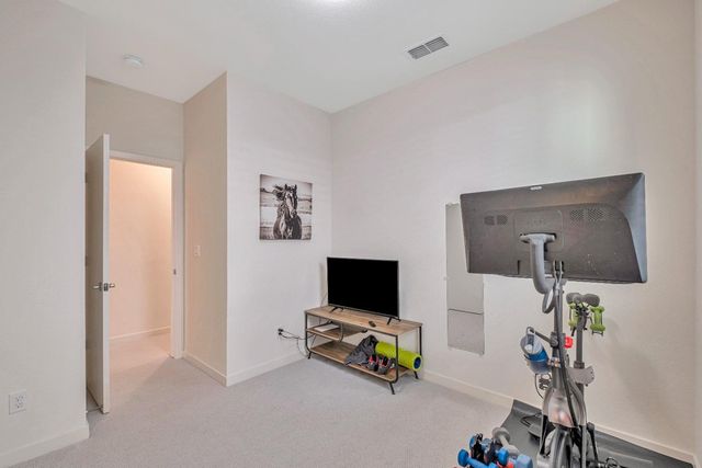 198 Log Pond Ln, Sacramento, CA 95818