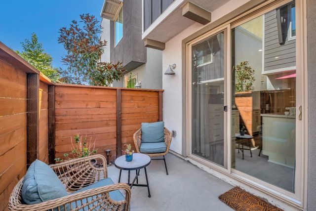 198 Log Pond Ln, Sacramento, CA 95818