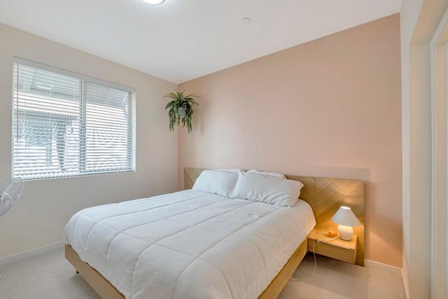 198 Log Pond Ln, Sacramento, CA 95818